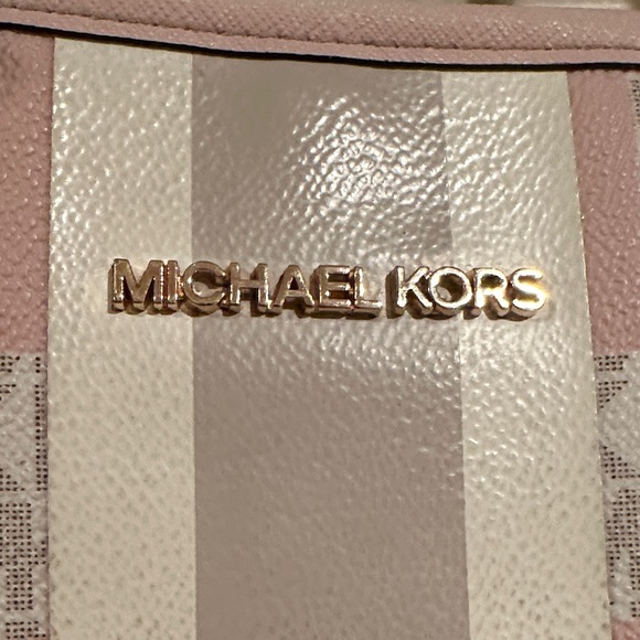 Michael Kors Light Pink Signature Tote - Picture 3 of 8